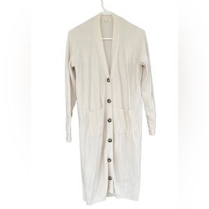 Tea n Rose women’s size medium cream long button up sweater cardigan cover up